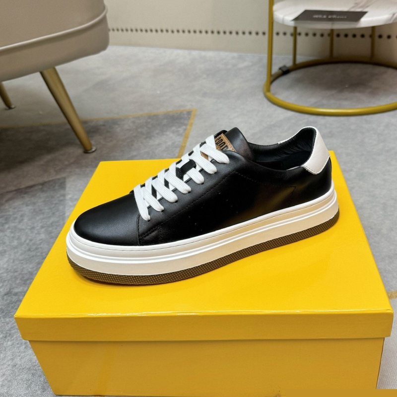 Pra*a casual shoes